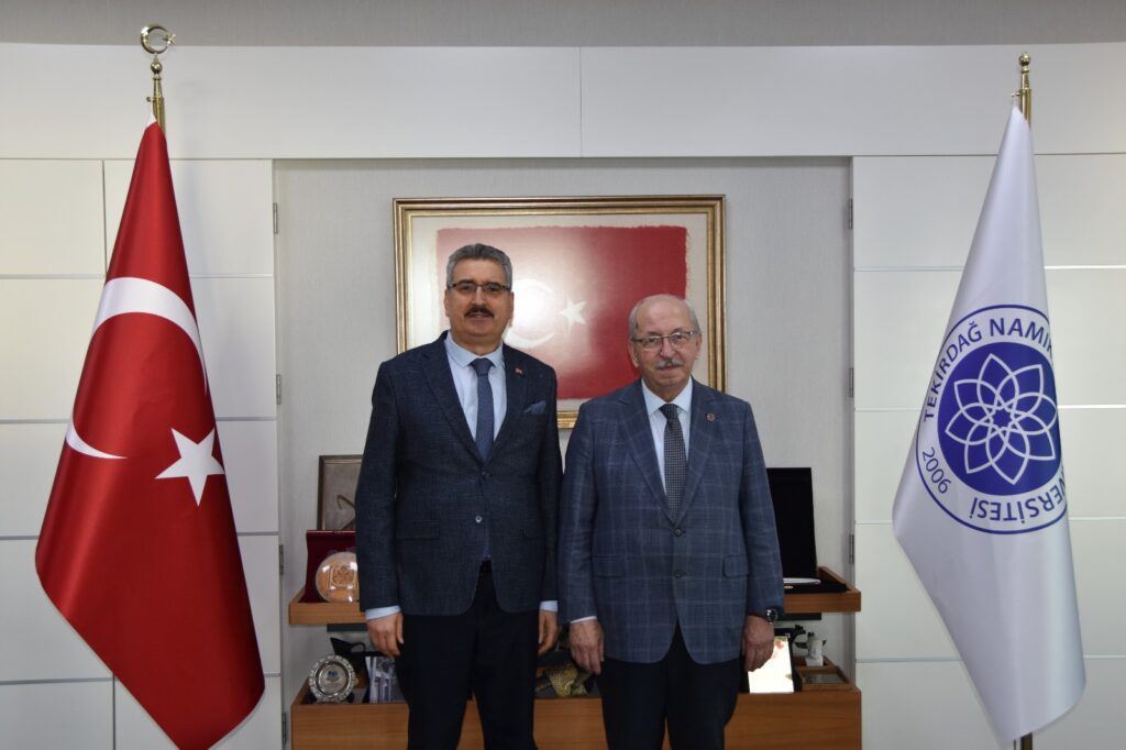 Rektör Şahin’i tebrik etti