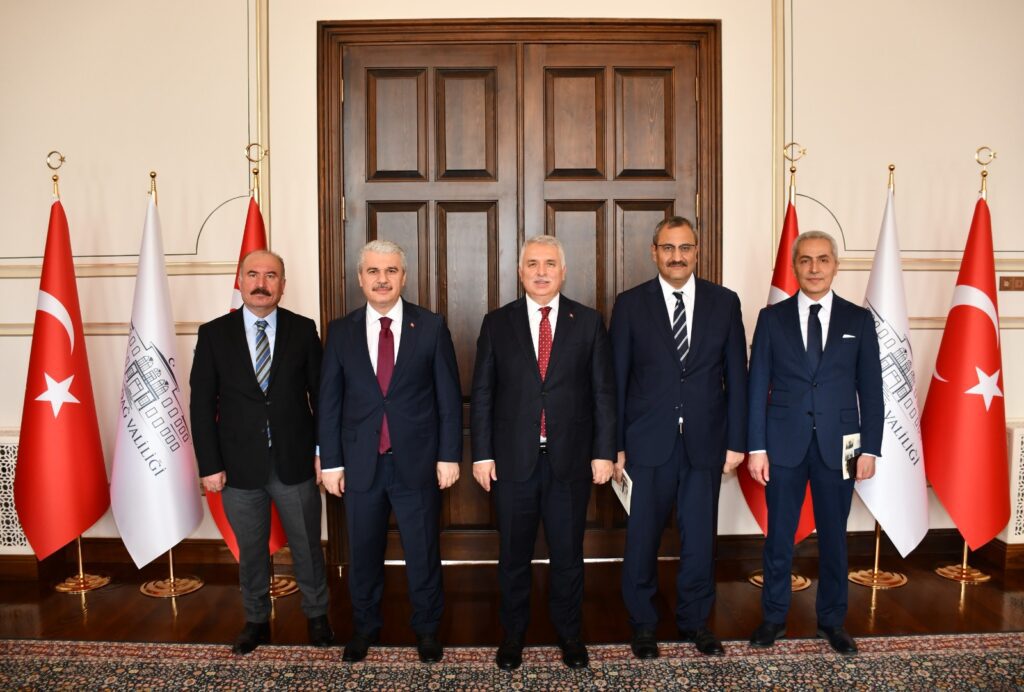 Vali ile bir araya geldiler