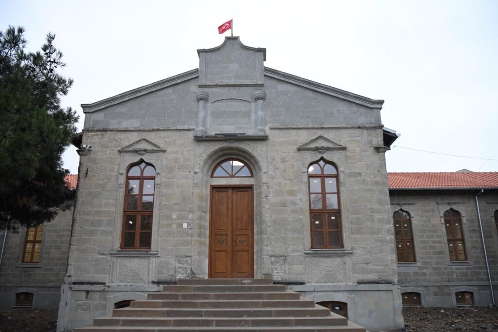 “Restorasyon çalışmaları devam ediyor”