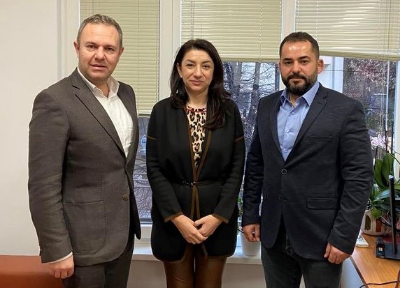 Projeler hakkında görüş alışverişinde bulundu