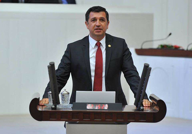 “Bir türlü dalgakıran yapamadılar”