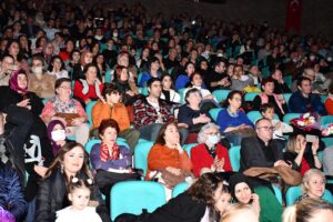 Konser ayakta alkışlandı