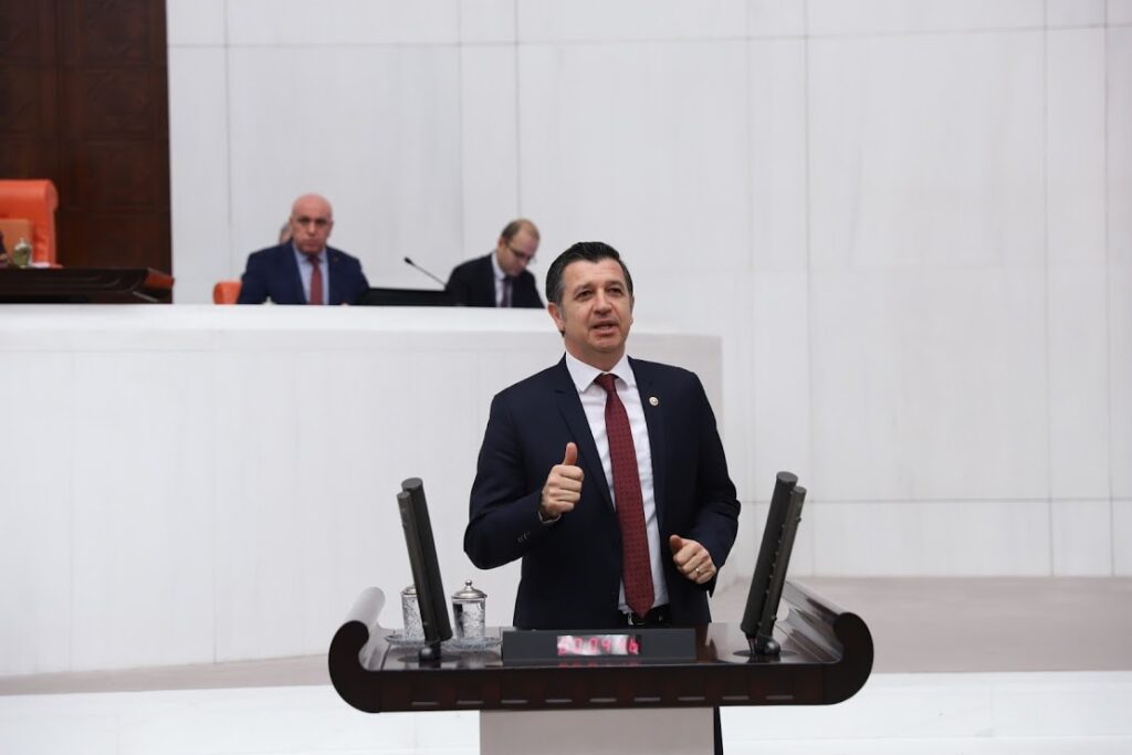 “Sahilleri halktan alıp yandaş vakıflara veriyorsunuz”