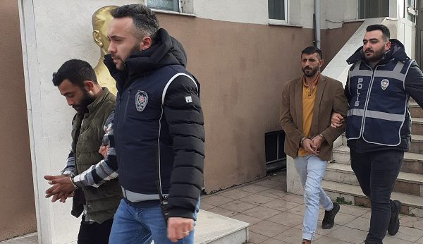 Barınaktan hırsızlık yaptılar