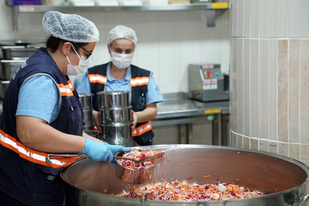 2 milyon öğün ihtiyaç sahiplerine ulaştırıldı