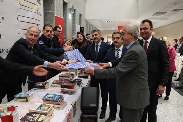 Kitap bağışı kampanyasına destek