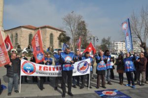 “KAMU ÇALIŞANLARININ MAAŞI ERİYOR”