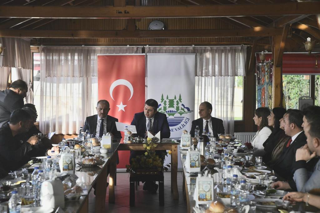 Okul müdürleri ile değerlendirme toplantısı yapıldı