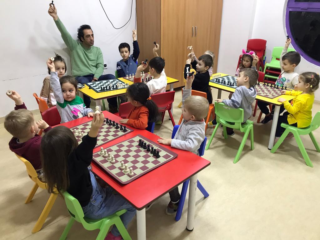 Satranç dersleri başladı