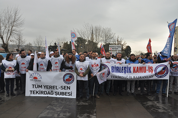 AÇLIK ZAMMINA KARŞI İŞ BIRAKTILAR