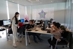 80 çocuğa kodlama eğitimi verildi