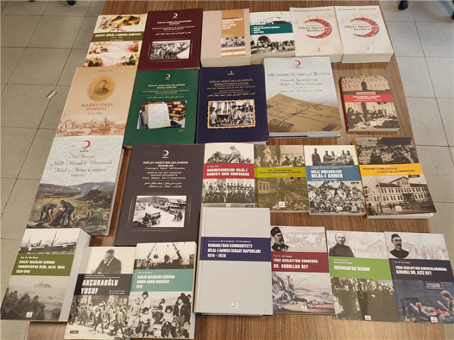 Kızılay’dan kütüphaneye kitap desteği