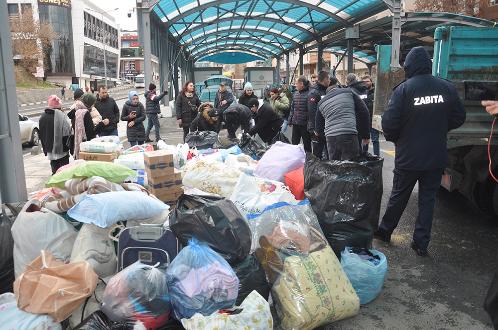 Tekirdağ halkı depremzedeler için seferber oldu