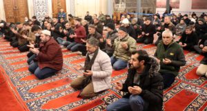 Depremde hayatını kaybedenler için dua edildi