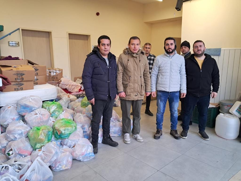 Halk deprem bölgesi için tek yürek oldu