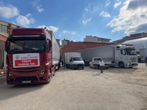 Yardım malzemelerine el uzatanlar işten atıldı