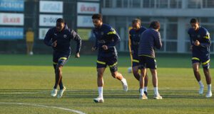 “Fenerbahçe yüksek seviyede oyunculara sahip”