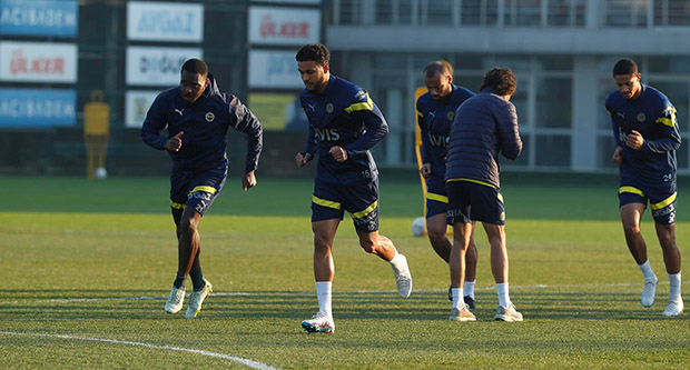 “Fenerbahçe yüksek seviyede oyunculara sahip”