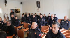 Bir maaş ikramiye ile ödüllendirildiler
