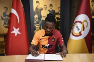 Galatasaray Adekugbe’yi açıkladı