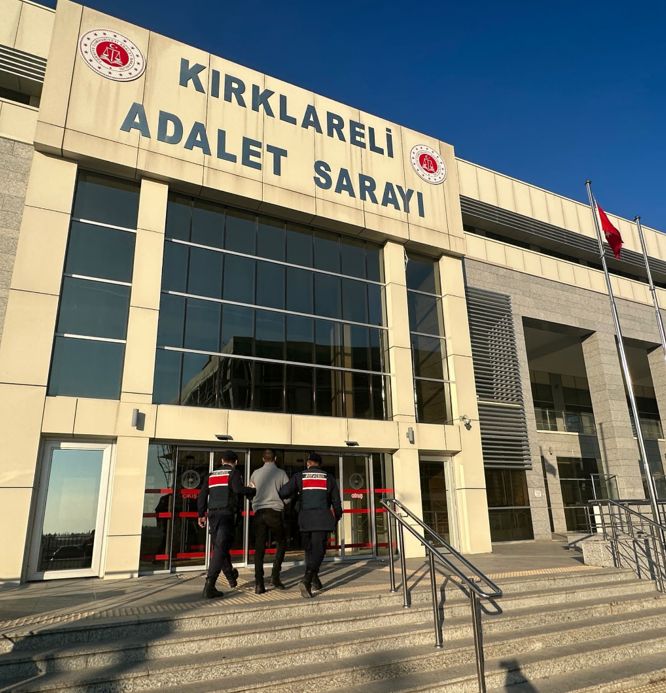 Cinayet şüphelisi sahte kimlikle yakalandı
