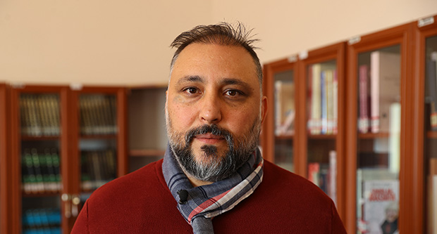 Depremde hayatını kaybedenler anısına beste yaptı