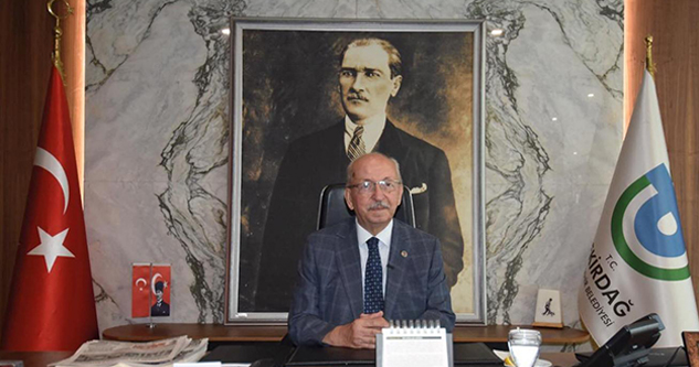 Albayrak bir aylık maaşını bağışladı