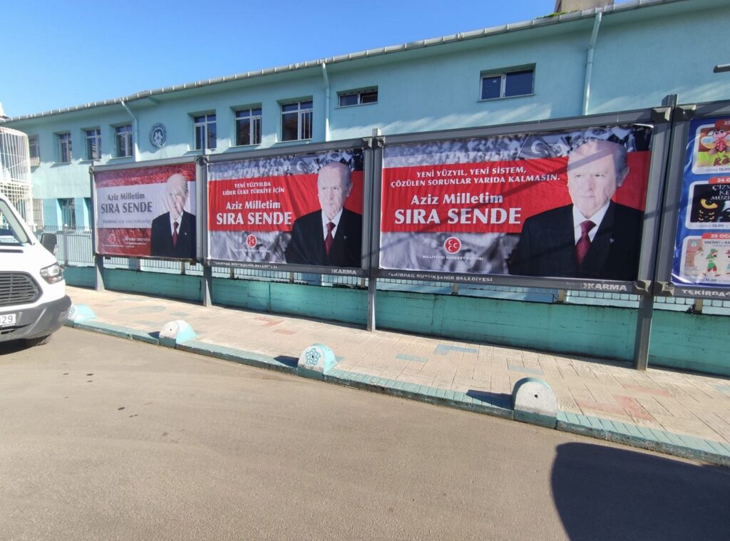 Bahçeli afişleri her yerde