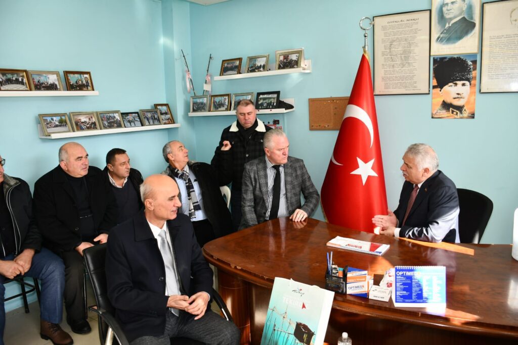 Muhtarlarla bir araya geldi