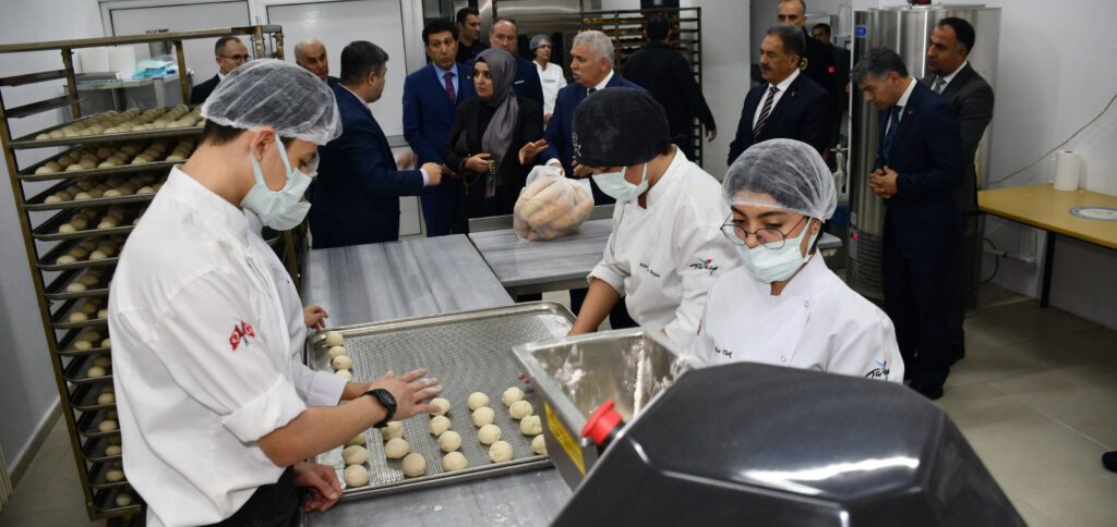 5 bin ekmek deprem bölgesine gönderildi
