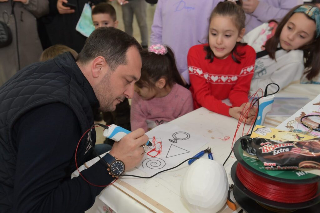 10 bin çocuk doyasıya eğlendi