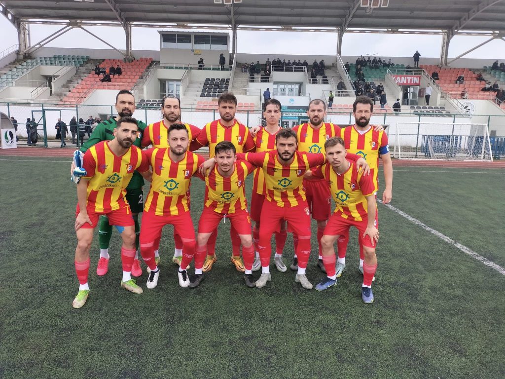 Çorluspor 1947 liderliğe yükseldi