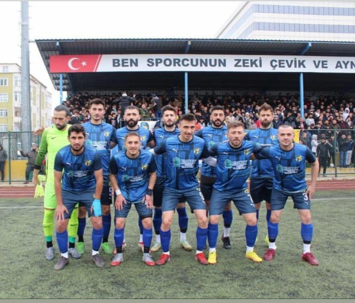 Kapaklıspor puan farkını bire indirdi