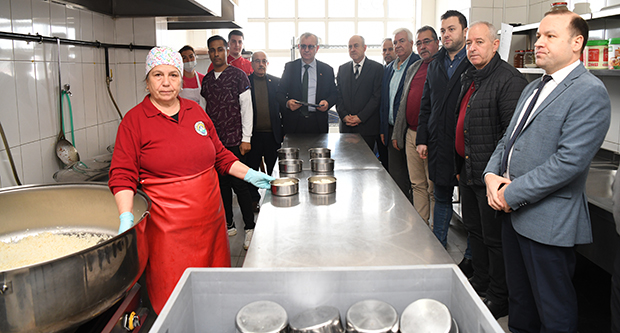 “Amacımız hiç kimsenin yatağa aç girmemesi”