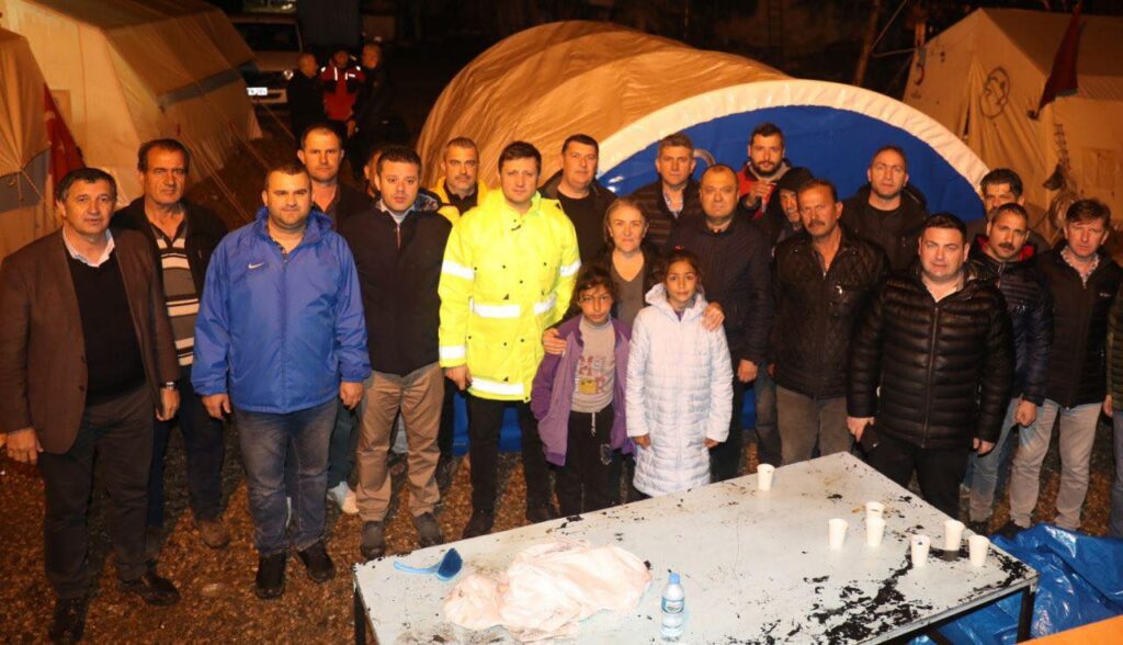 CHP’den deprem bölgesine çadır desteği