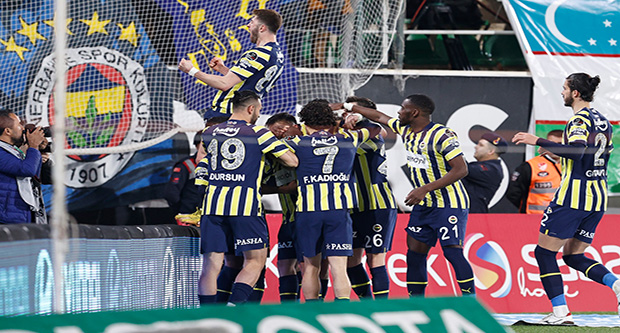 Fenerbahçe puan farkını 6’ya indirdi