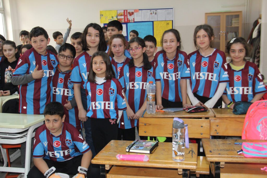 Asbaşkan Doğan’dan öğrencilere 11 bin 461 forma
