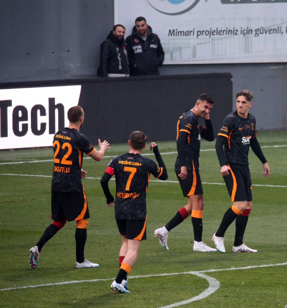 Galatasaray hazırlık maçında İstanbulspor’u mağlup etti