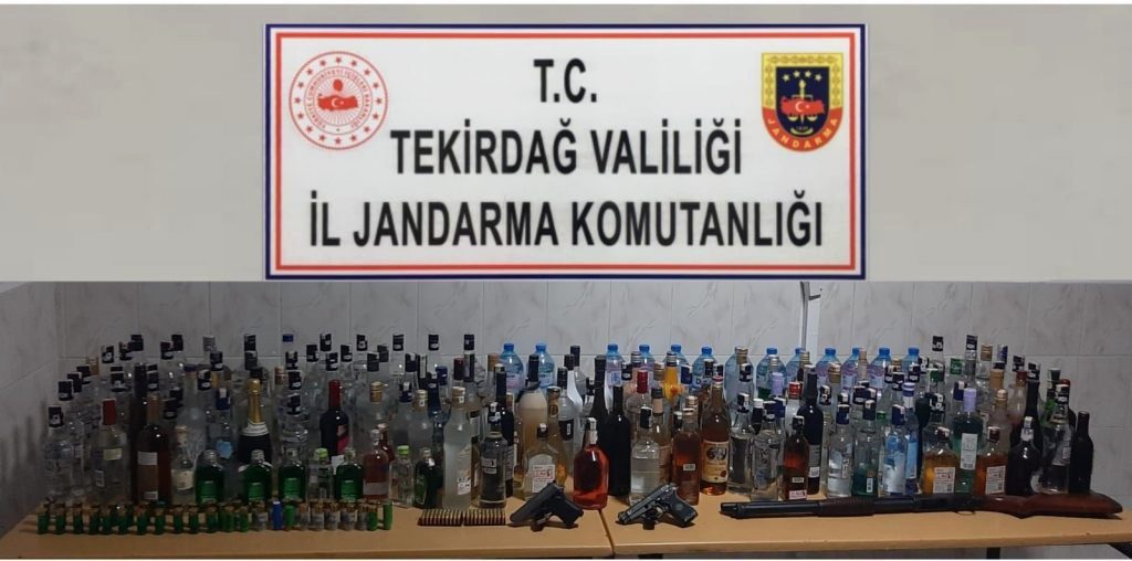250 litre kaçak içki ele geçirdi