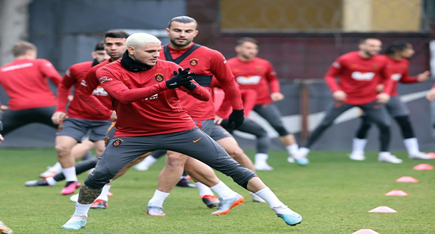Galatasaray hazırlıklarını sürdürdü