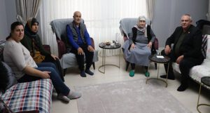 Eşyalı evini Hataylı depremzede aileye açtı