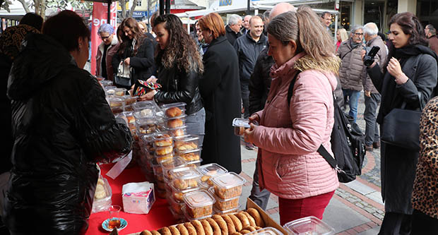 Afetzedeler yararına kermes düzenlendi