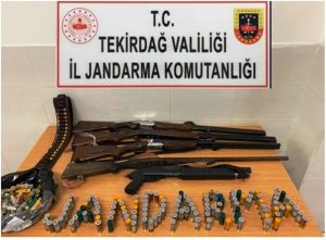 Ruhsatsız tüfeklere el konuldu