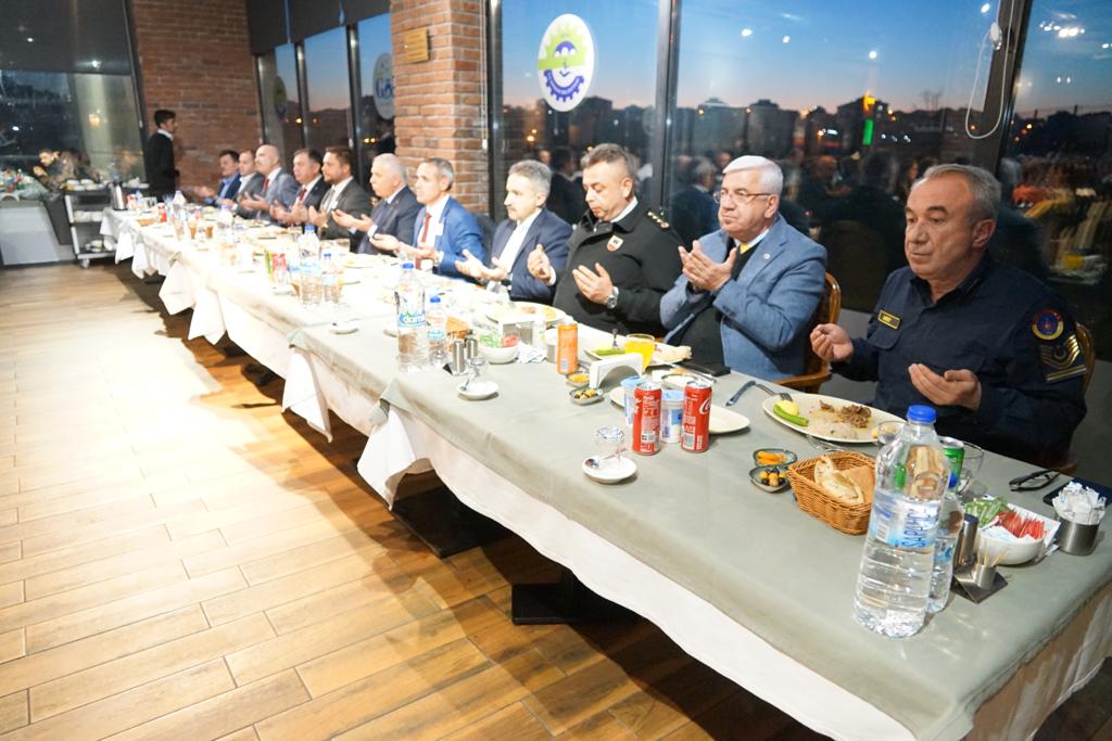 Dernek temsilcileri ile iftarda bir araya geldi