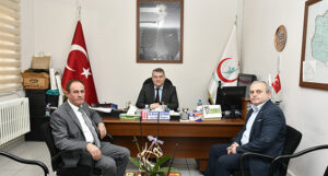 Sağlıkçıları tebrik etti