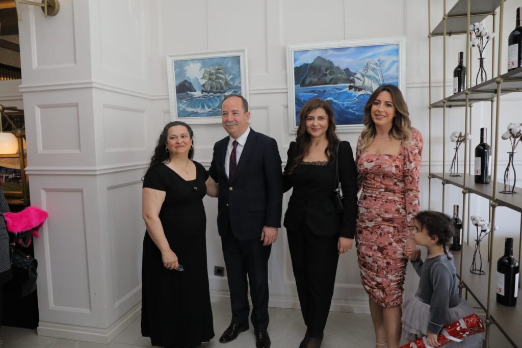 Depremzedeler için tablo satın aldılar