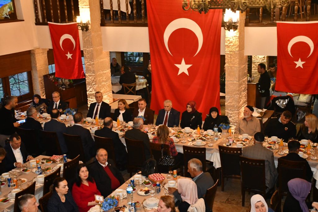 Şehit aileleri, gaziler ve gazi aileleri ile birlikte iftar yaptı