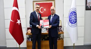 Rektör Şahin’e çalışmalarında başarılar diledi
