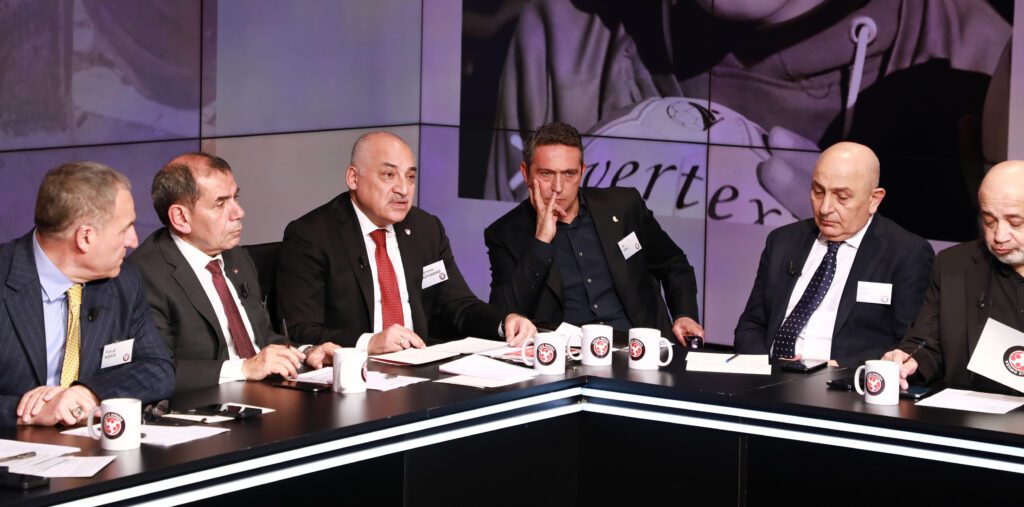 Futbol ailesi depremzedeler için omuz omuza verdi