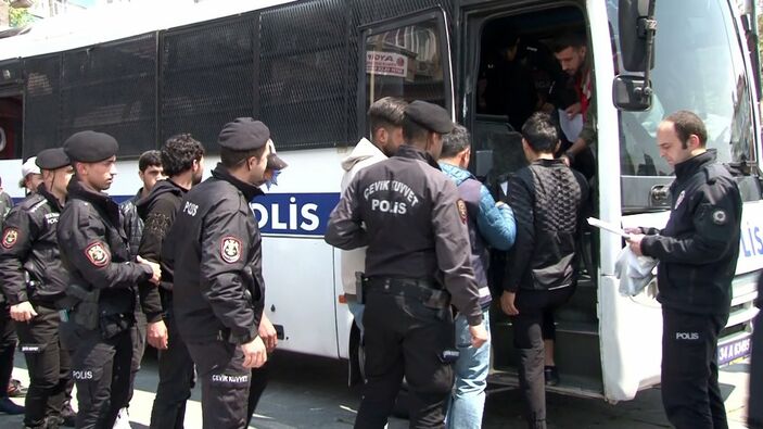 14 düzensiz göçmen yakalandı
